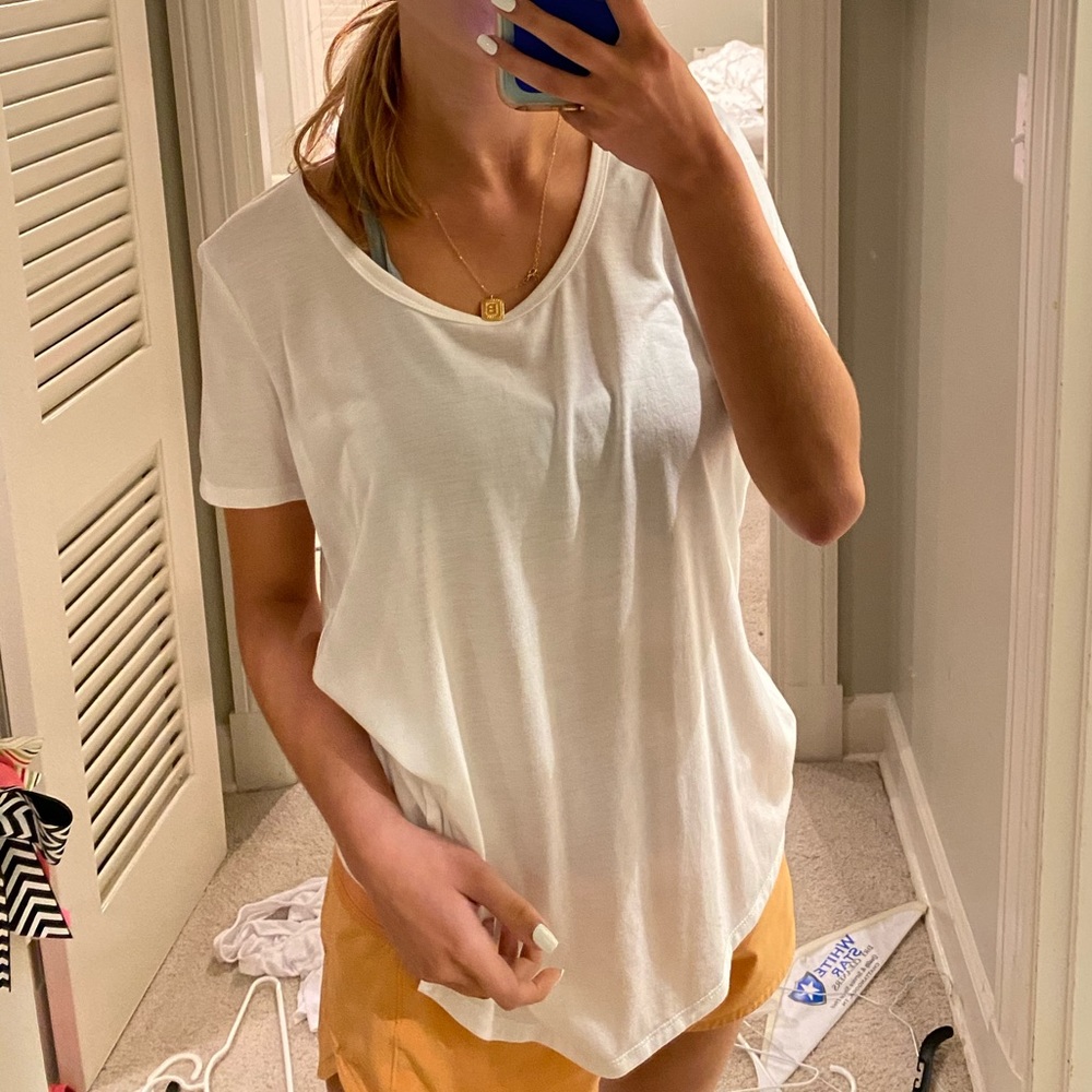 white workout tee!!